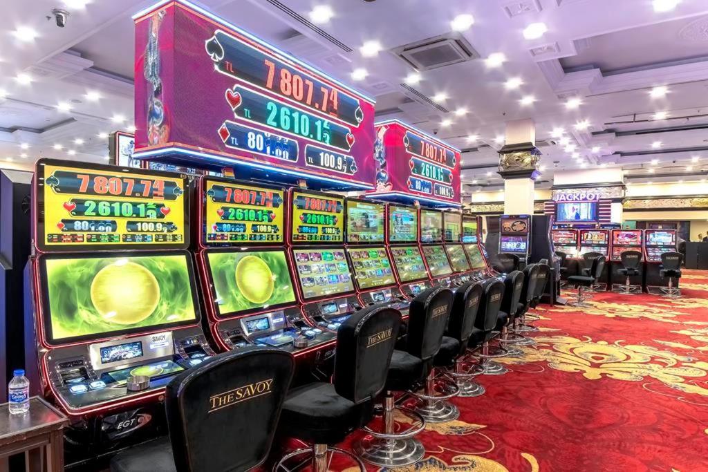 Savoy Hotel Spa & Casino Kyrenia  Exteriér fotografie Casino Slots
